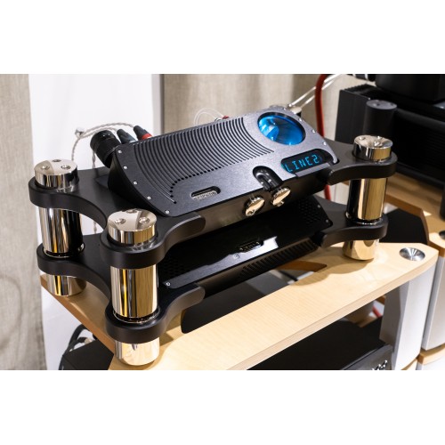 Preamplificator Chord Prima Black + Chord Electronics Choral Ensemble stand - medium (Second Hand)